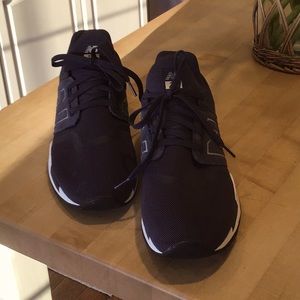 Men’s new balance sneakers